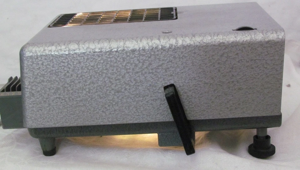 Diaprojektor Vistalux Dacora - für Dias 5 x 5 cm - einfach und robust - Rarität - Bild 3 von 4