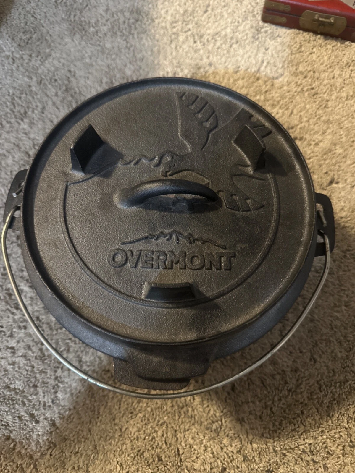 Overmont 9 Quart All-Round Dutch Oven Dual Function Griddle