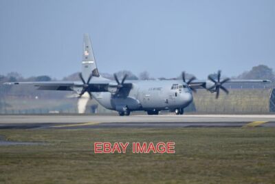 PHOTO  LOCKHEED MARTIN C-130J-30 HERCULES 65883 (16-5883)  C/N 382-5883 BUILT IN