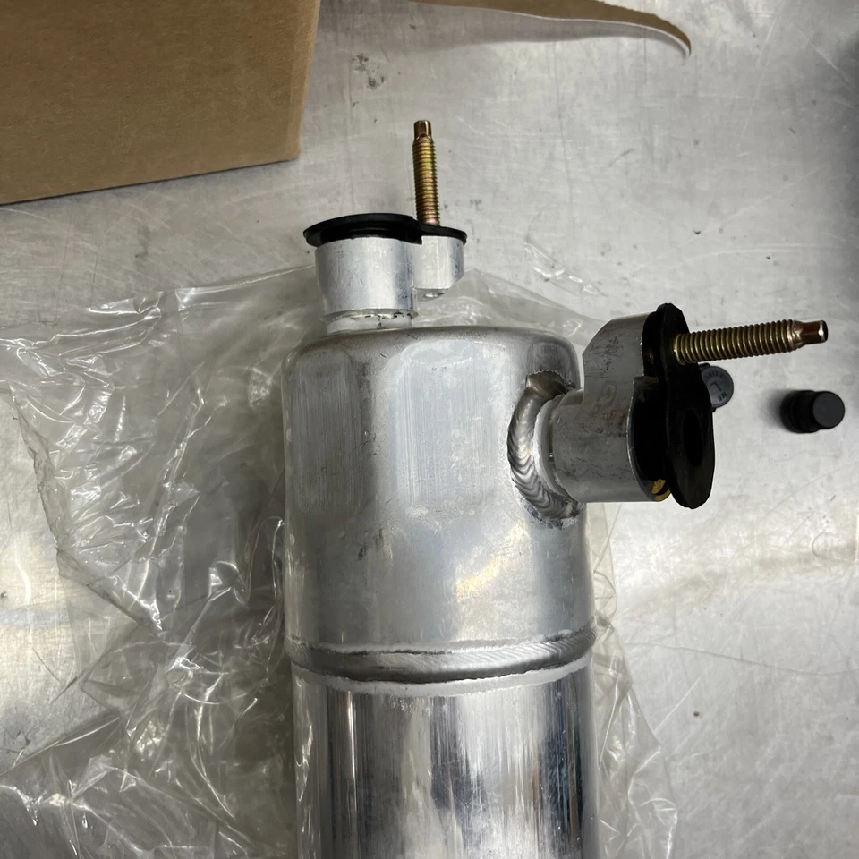 Acumulador secador CA para GMC e Chevrolet C40, C50, C60, C65, C70, C75 - Imagem 4 de 4