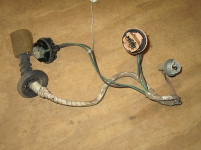 2000 - 2004 Nissan Pathfinder Right Tail Light Bulb Wiring Harness OEM