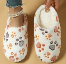 Women s Size 8 House Shoes Slippers Paw Print Lightweight Plush Very Comfortable