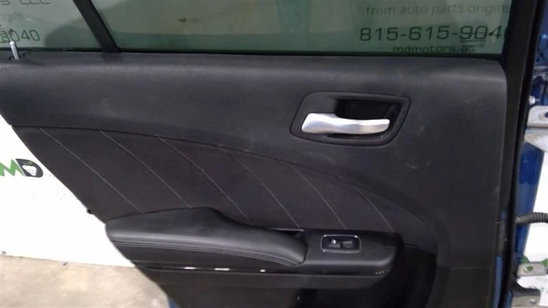 2015-2020 DODGE ЗАРЯДНОЕ УСТРОЙСТВО ЗАДНЯЯ ЛЕВАЯ ВОДИТЕЛЬСКАЯ ДВЕРЬ В СБОРЕ. - Изображение 4 из 4