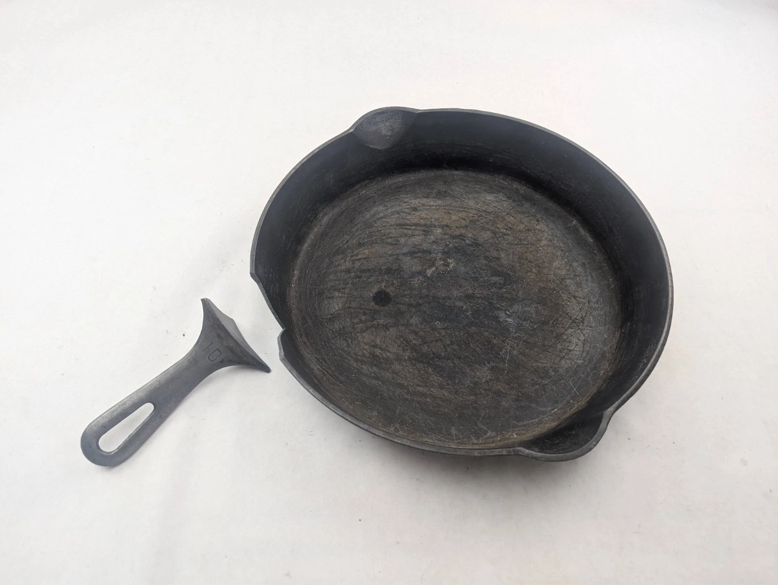 Vtg Griswold #10 Cast Iron Skillet 716 H - CRACKED!