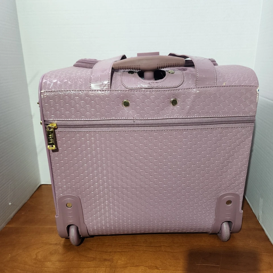 Сумка ручная кладь на колесиках Nicole Miller New York подкладка лаванда в горошек - Изображение 4 из 4