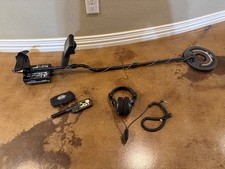 Whites XLT metal detector with extras