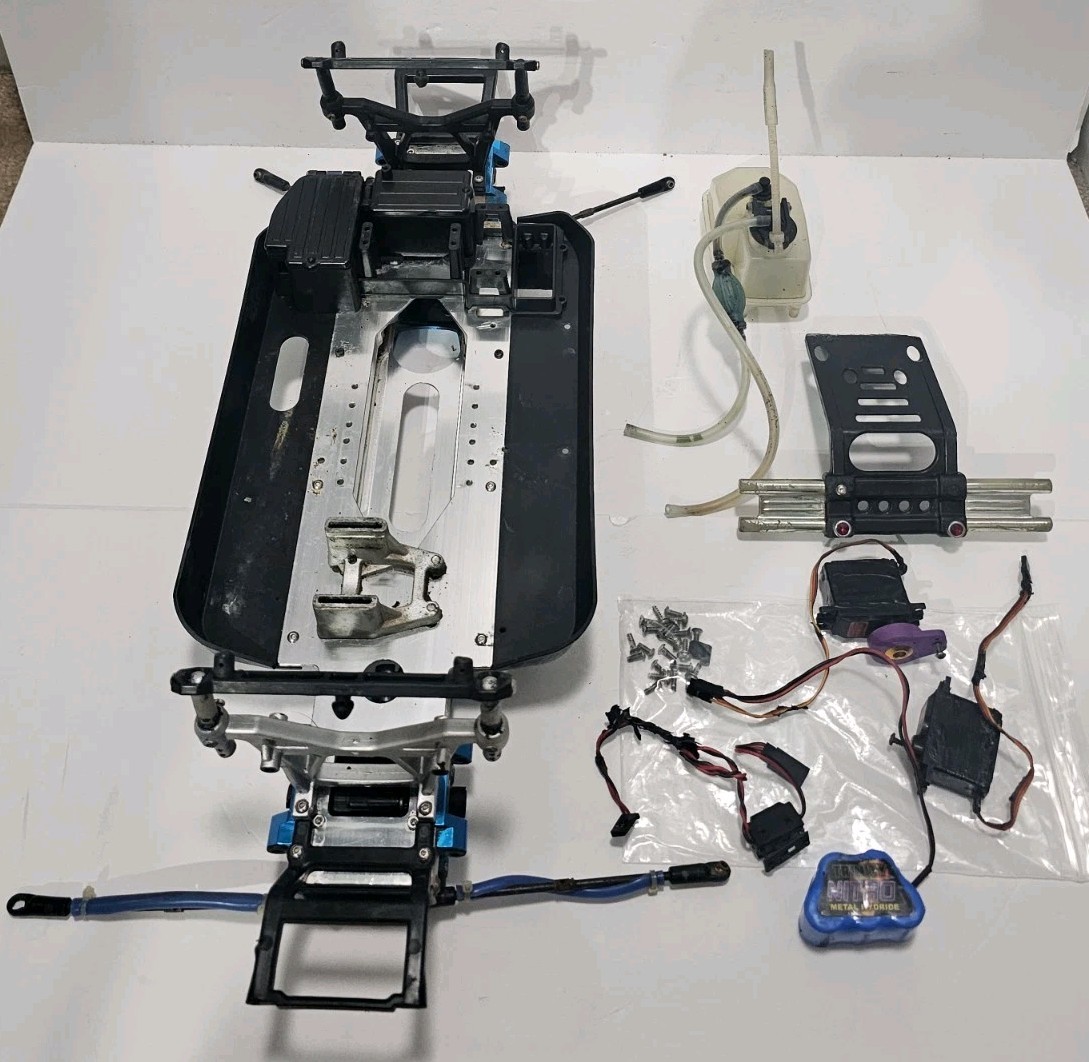 Thunder Tiger MTA4 S28 Nitro Monster Truck Chassis & Extra Parts