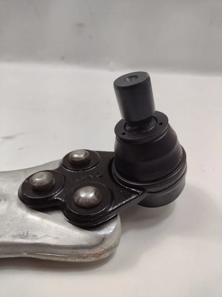 Подлинный оригинальный производитель GM 2006-2011 Chevy HHR передний со стороны водителя нижний рычаг управления 15787556 - Изображение 2 из 4