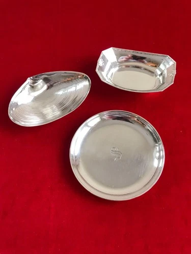 3 Sterling Silver Trinket Dishes by S. Kirk & Son, Wallace and Gorham, 74 gr.