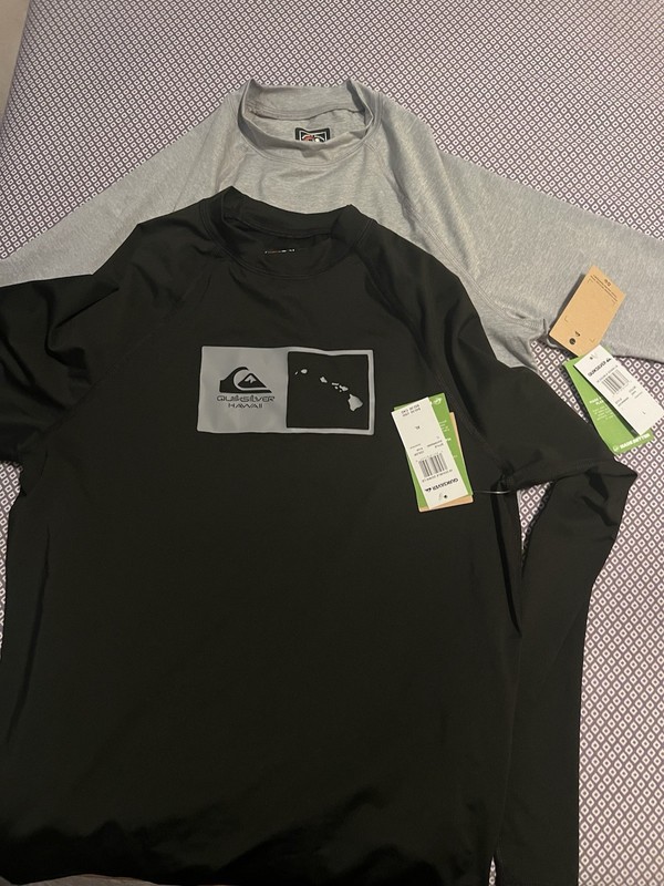 Qicksilver Hawaii Royalty Long Sleeve  UPF50 Surf Shirt Black  XL/L Lot Of 2