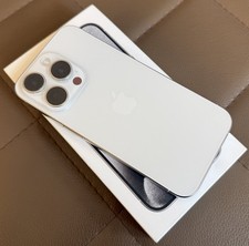 Smartphone Apple iPhone 15 Pro / 128 GB / titanio bianco