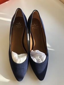 puma bow back trainers