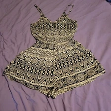 H&M Divided Romper Size 2 Black and White Abstract Medallion Print
