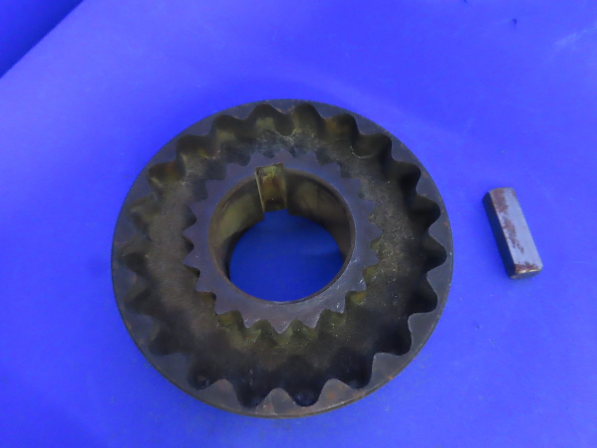 LOVEJOY SLEEVE COUPLING 685144 36106 6S FLNG 1-5/8 KW 4IN FLANGE