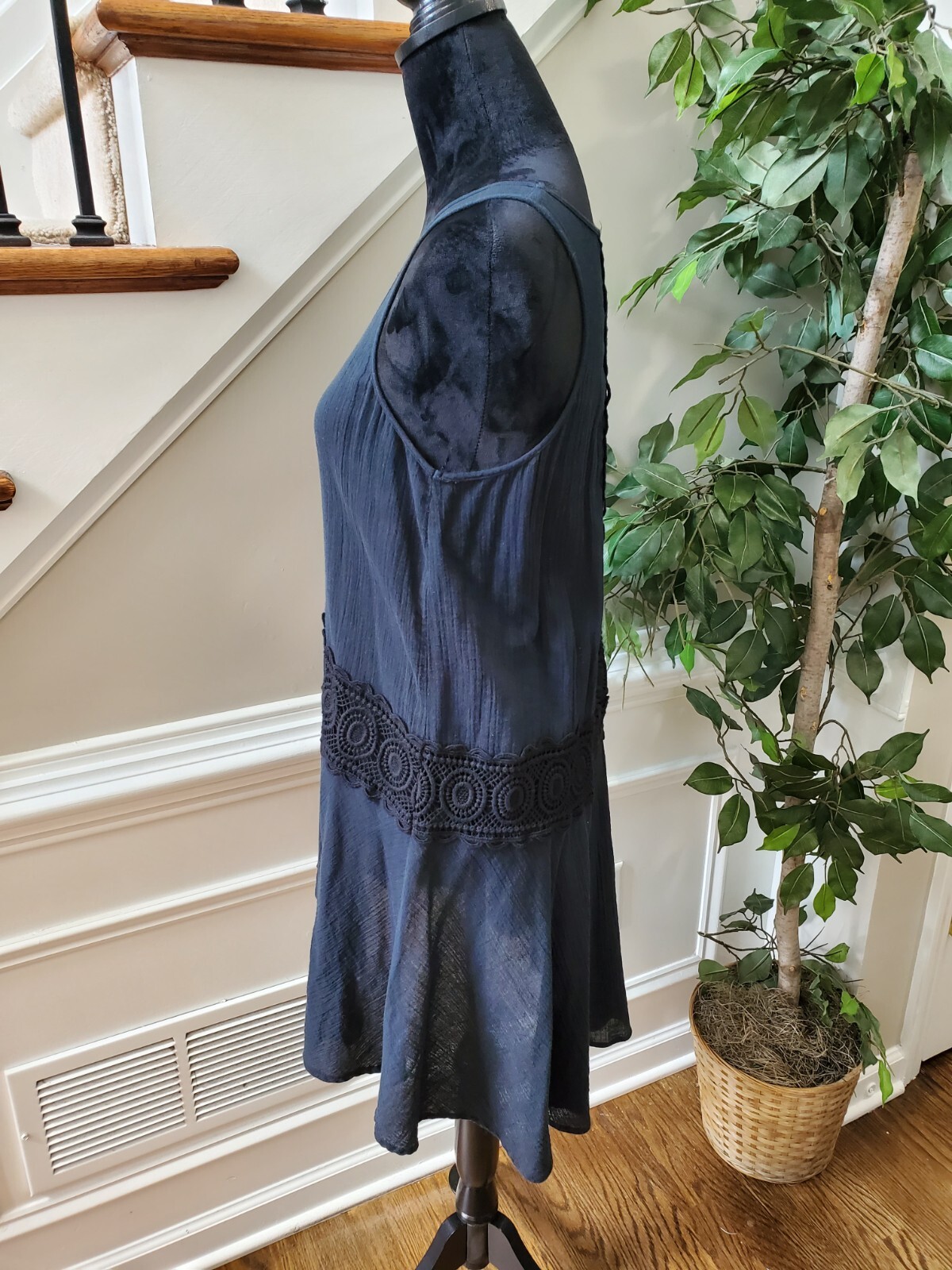 LA Blanca Women's Solid Black Polyester Sleeveles… - image 6