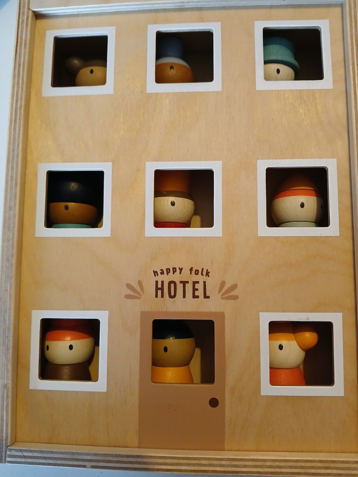 Tender Leaf Toys Happy Folk Hotel Wooden Play house 9 People Excellent Cond.