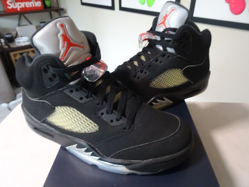 NIKE AIR JORDAN 5 V RETRO BLACK-FIRE RED-MET SILVER SZ 7.5 RARE 2016 845035-003