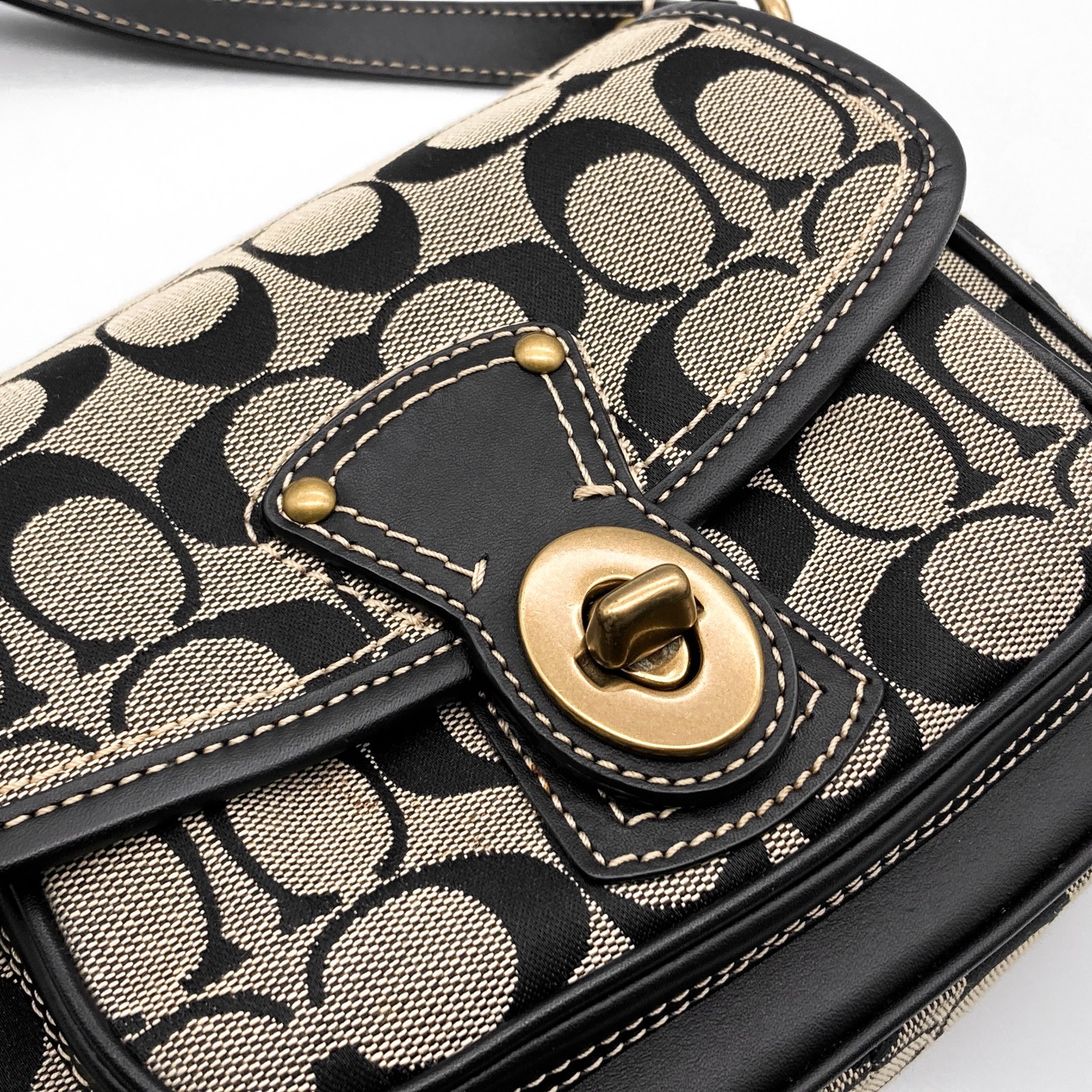 Auth COACH Signature Turn Lock One Shoulder Bag  F10566 Black Gold | B2557/N thumbnail 6