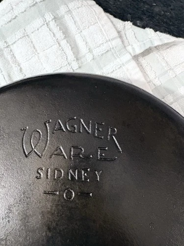 Wagner Ware Sidney O Cast Iron Skillet #8 (1058C)