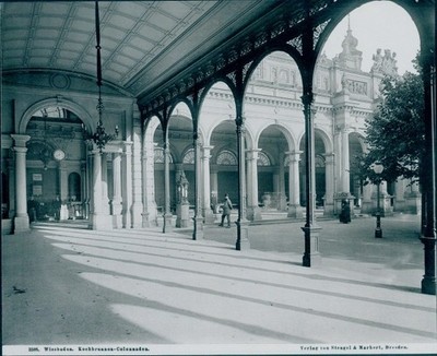 Photo Wiesbaden in Hesse, cooking fountain colonnades - 10894309