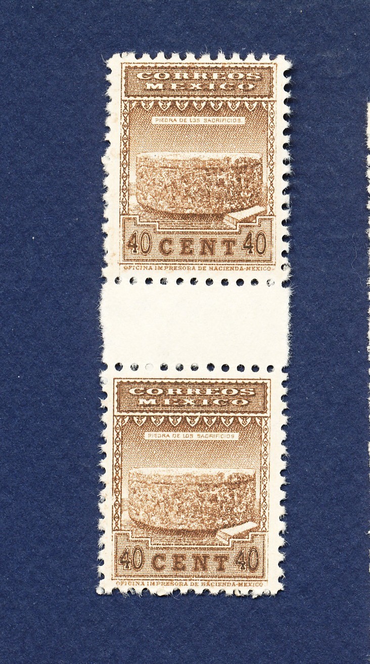 (46)   MEXICO - Scott 707 - MNH Gutter Pair - 40 ct Stone of Tizoc - 1934