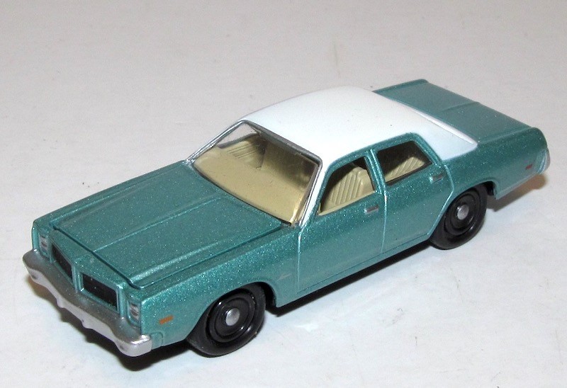 1/64 Johnny Lighning JL 1977 Dodge Monaco Sedan in Mint Green & White Mint Loose