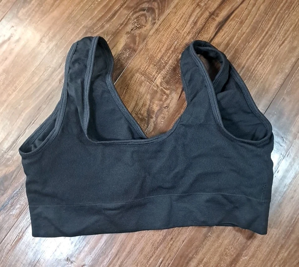 Sujetador deportivo Genie acolchado negro grande ligeramente usado Foto 4 de 4