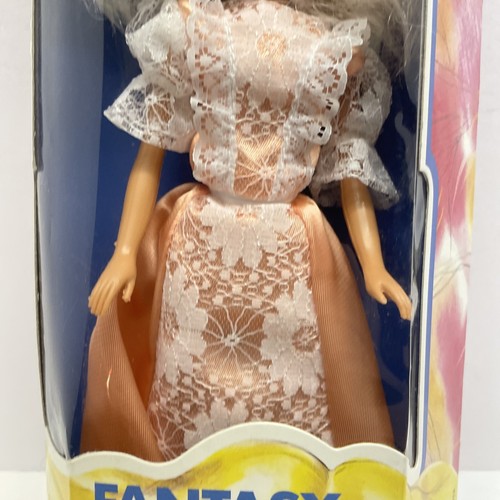 Moda Muñecas Muñeca Nuevo en Paquete Años 80 Barbie CLON Totsy Posable Fantasía Sandi De Colección - Imagen 5 de 9