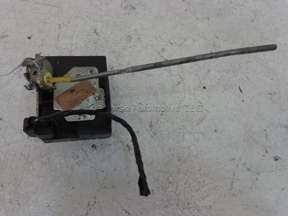 Защелка задней двери Ford Escape 01 02 03 04 05 06 07 Mercury Mariner - Изображение 2 из 4