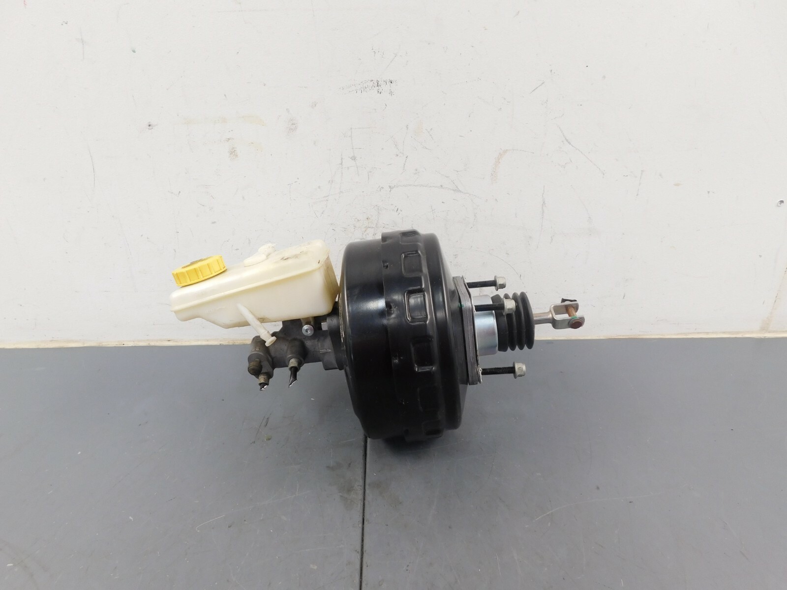 2015 14 - 18 Aston Martin V12 Vantage S Master Cylinder / Booster #1954 C4