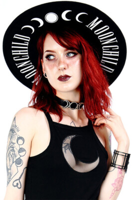 Restyle Hut Moon Child