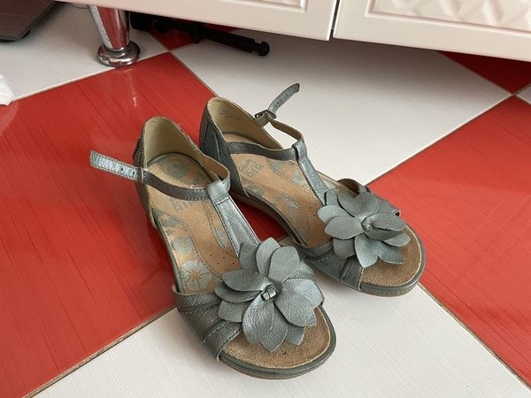 Women Clarks Heels Silver Leather 37 #1PN4