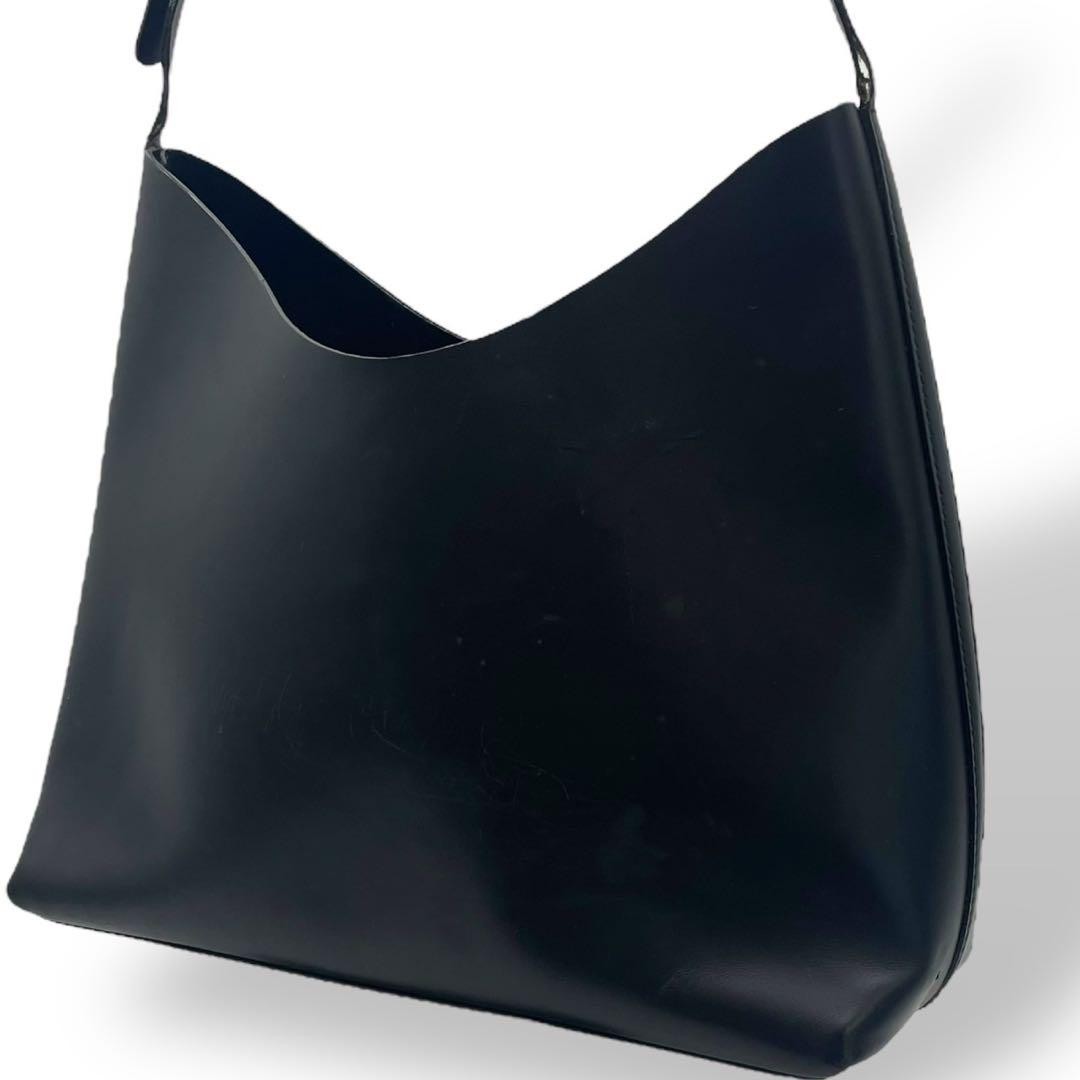 Gucci G Logo Black Leather Shoulder Bag Pouch Preowned Accessory