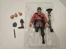 TEAM FORTRESS 2 RED SOLDIER FIGURE NECA WITH PLASTIC TRAY RARE