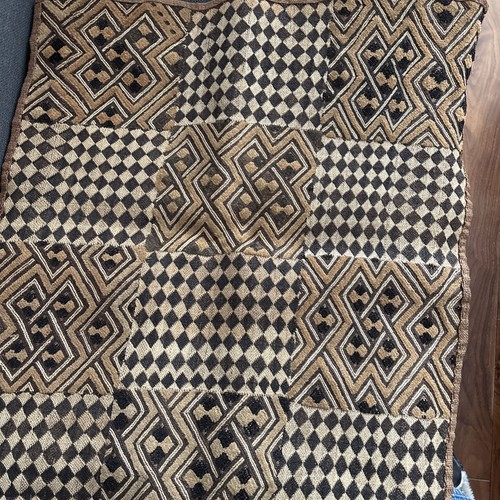 African Kuba Cloth.  Vintage   Congo DRC.   Circa 1920-1930.  Approx 2 X 4 Feet. - Picture 2 of 6
