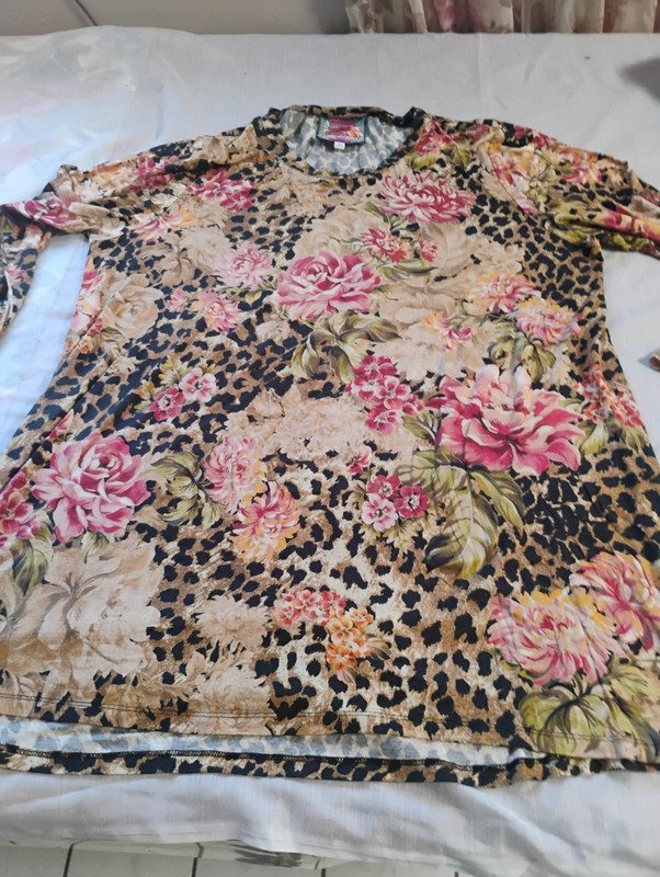 Johnny Was  Rose Swing Leopard Long Sleeve Tee  XL 48 Chest
