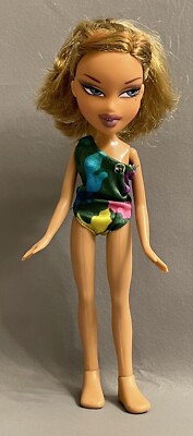 2001 MGA ENTERTAINMENT Bratz Doll Fashion Yasmin (read desc:)
