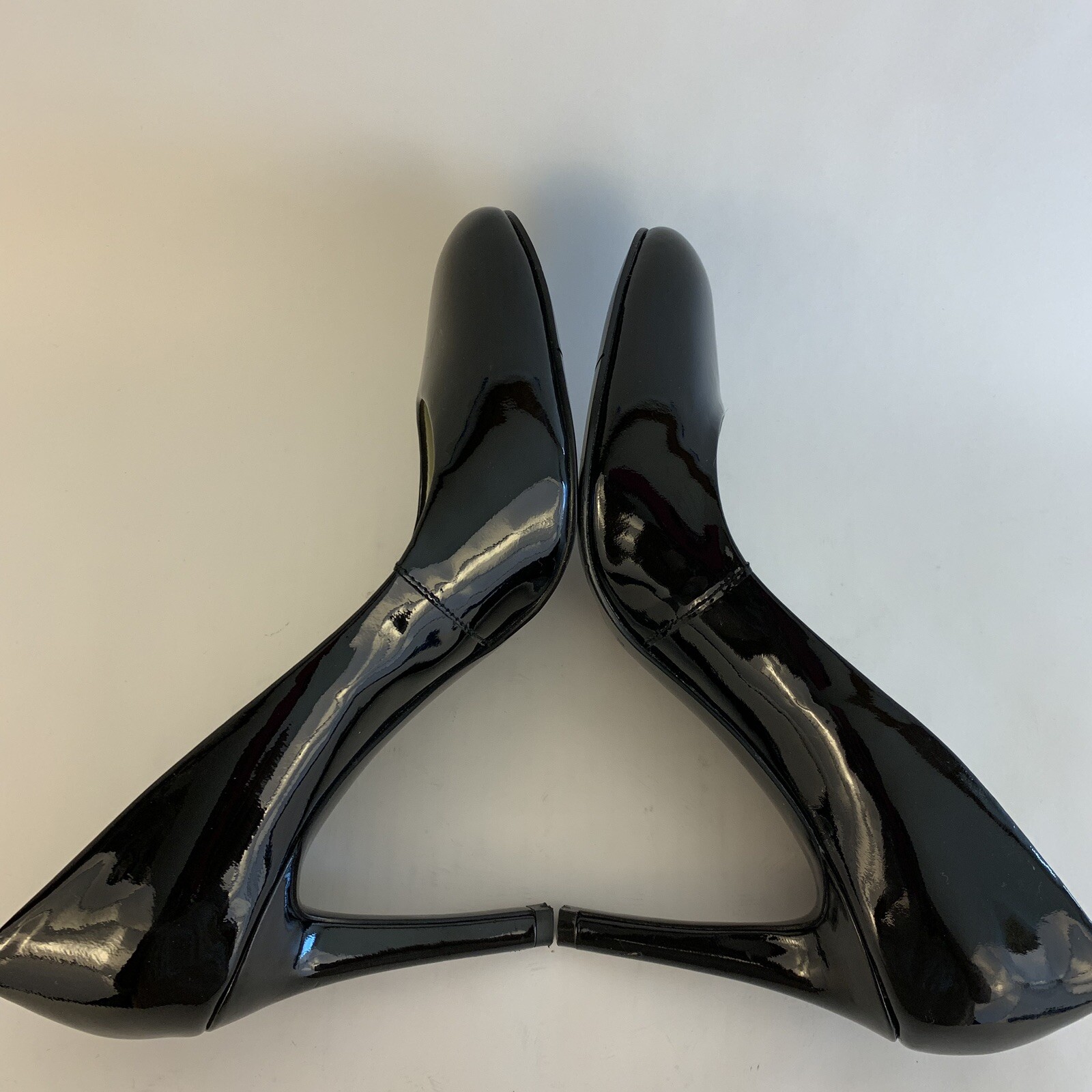 enzo angiolini black pumps