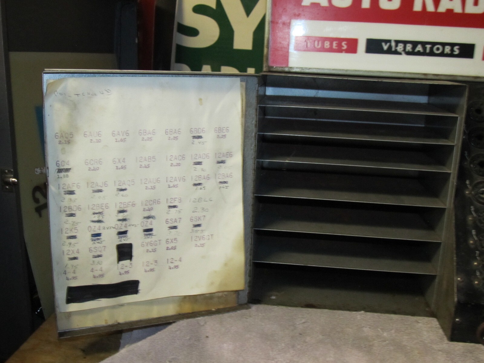 Vtg. Lighted VisUAll V101 AUTO RADIO SERVICE Sign Counter Top Tube