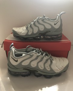 w vapormax plus
