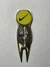 Crosshairs Divot Tool & Nike Swoosh 1" Flat Coin Style Golf Marker - A Beauty!