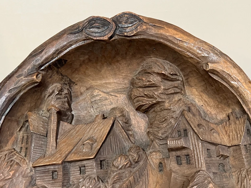 老式深木手工雕刻景观圆形壁挂,签名,12 英寸 D — 第 2/4 张图片