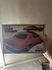 Mpc Plymouth 1977 Volare Road Runner Super Pak Car Model Kit 125 1-0779