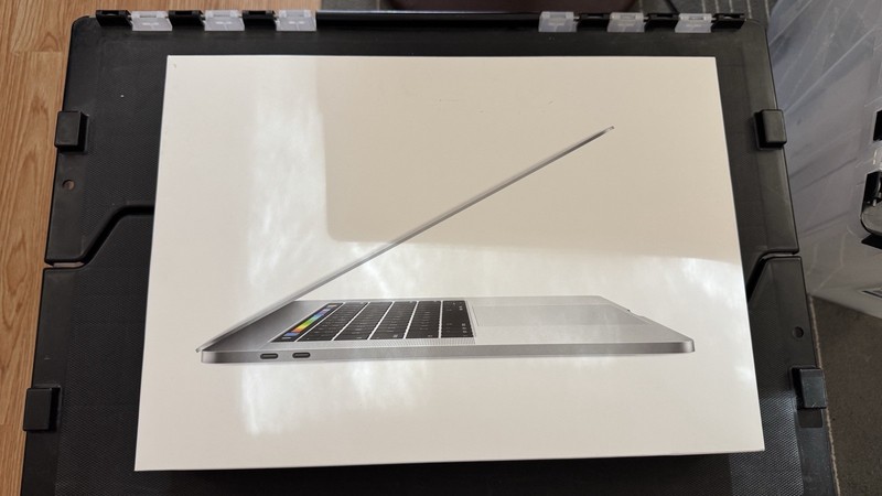 Apple MacBook Pro 15-inch Model No. A1707. Empty Box Only!