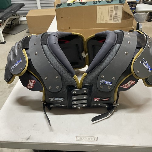 Z-Cool 2000 Large 18-19” Shoulder Pads QB DB WR - BO With Air Release