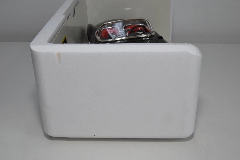 B73 1:18 BBURAGO BURAGO 3034 CHEVROLET CORVETTE 1957 NEGRO ROJO SIN USAR, EN ... - Imagen 4 de 4