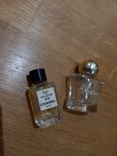 2 Mini-Flakons Chanel No 5 und P Picallef, für Sammler, Setzkasten