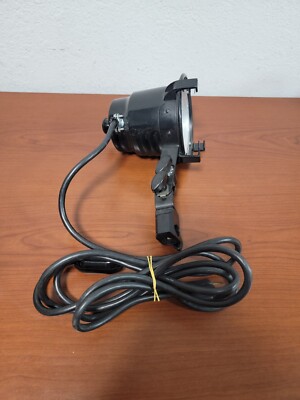 SMITH-VICTOR CORP 765-UM Video Production Light - UNTESTED, NEEDS BULB