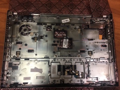 New HP EliteBook 8470p Palmrest and Touchpad 686964-001