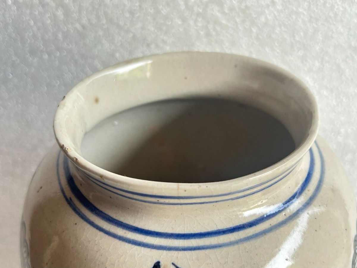 19's OLD VINTAGE CERAMIC PORCELAIN POT BLUE & WHITE FLOWER CHINESE